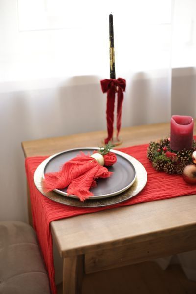 Серветка з щільної марлі для декору столу VTILENE Christmas red GN-1003035 &mdash; декор для весільного столу та фотосесій VTILENE studio