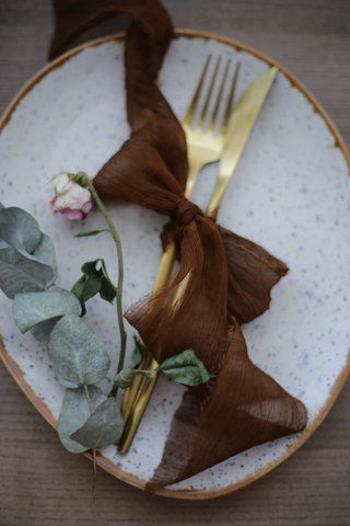 Жатий шовк стрічка для декору VTILENE Chocolate CSR-100083 &mdash; декор для весільного столу та фотосесій VTILENE studio