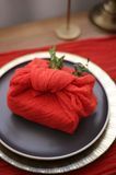 Багаторазове еко пакування для подарунків з тканини VTILENE Christmas red GP-4009 &mdash; декор для весільного столу та фотосесій VTILENE studio