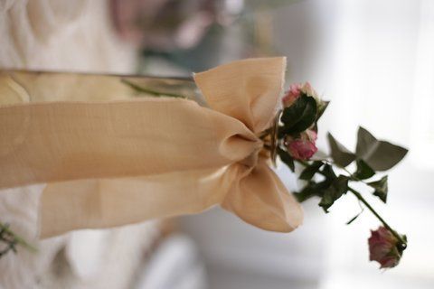 Батистова стрічка для весільного декору VTILENE беж 3 м Beige BR-100040 &mdash; декор для весільного столу та фотосесій VTILENE studio