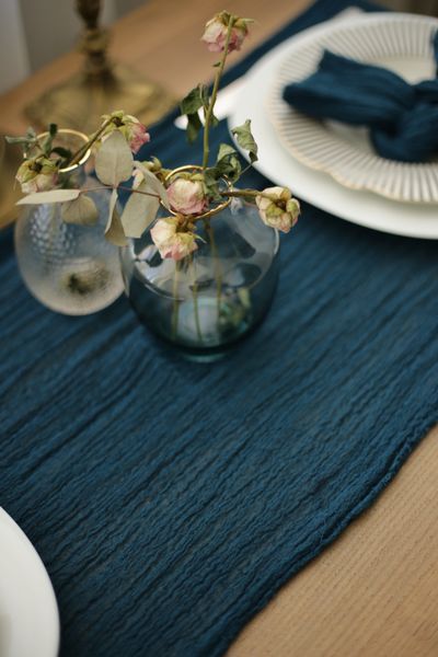 Серветка з фарбованої марлі для свят VTILENE  Teal blue GN-1003029 &mdash; декор для весільного столу та фотосесій VTILENE studio