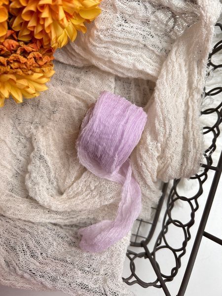 Стрічка з жатого шовку преміум VTILENE Light Lavender CSR-100074 &mdash; декор для весільного столу та фотосесій VTILENE studio